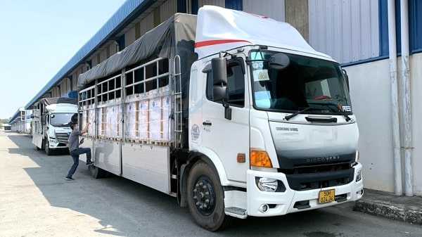 Xe tải 8 tấn giúp vận chuyển hàng hóa ở nhiều lĩnh vực