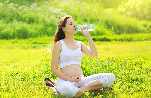 Không phải loại nước khoáng nào cũng phù hợp và an toàn với tất cả các thai phụ