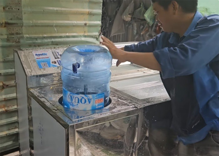 Vệ sinh bình nước 20L đúng cách