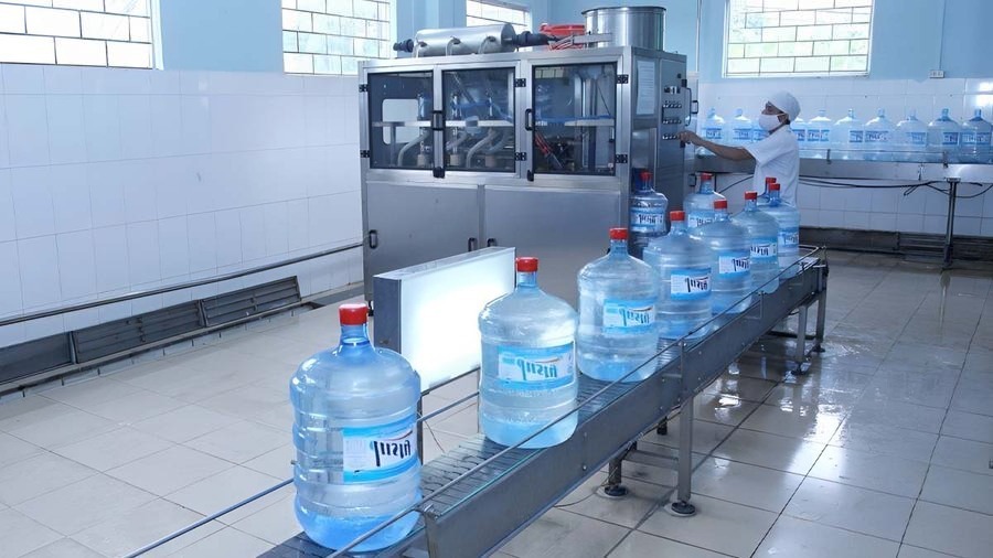 Quy trình sản xuất nước bình 20L hiện đại với công nghệ lọc tiên tiến