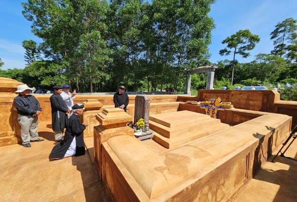 Tu sửa mộ