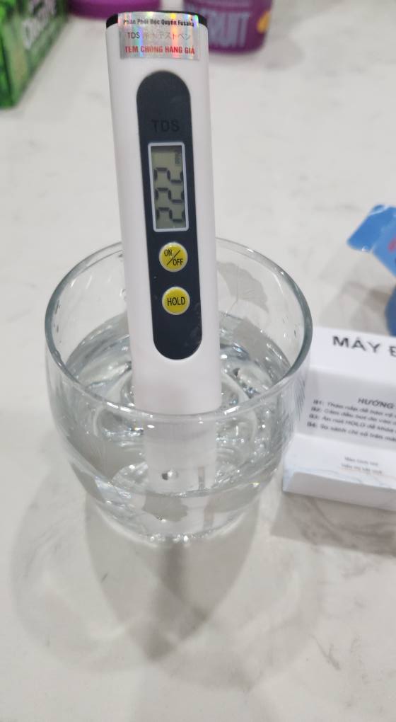 Hướng dẫn dùng bút đo điện tử để kiểm tra độ pH nước Lavie nhanh và chính xác